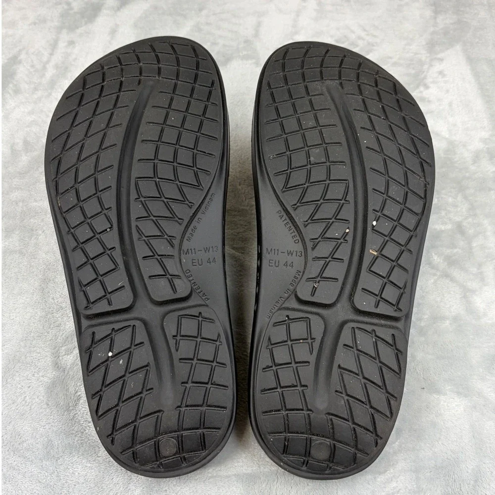 Oofos Mens Slide Sandals OOahh Recovery Black 11 Comfort Waterproof Footwear